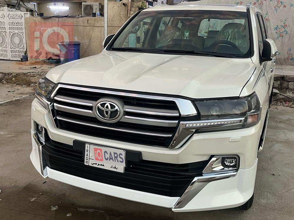 تۆیۆتا لاند کروزەر